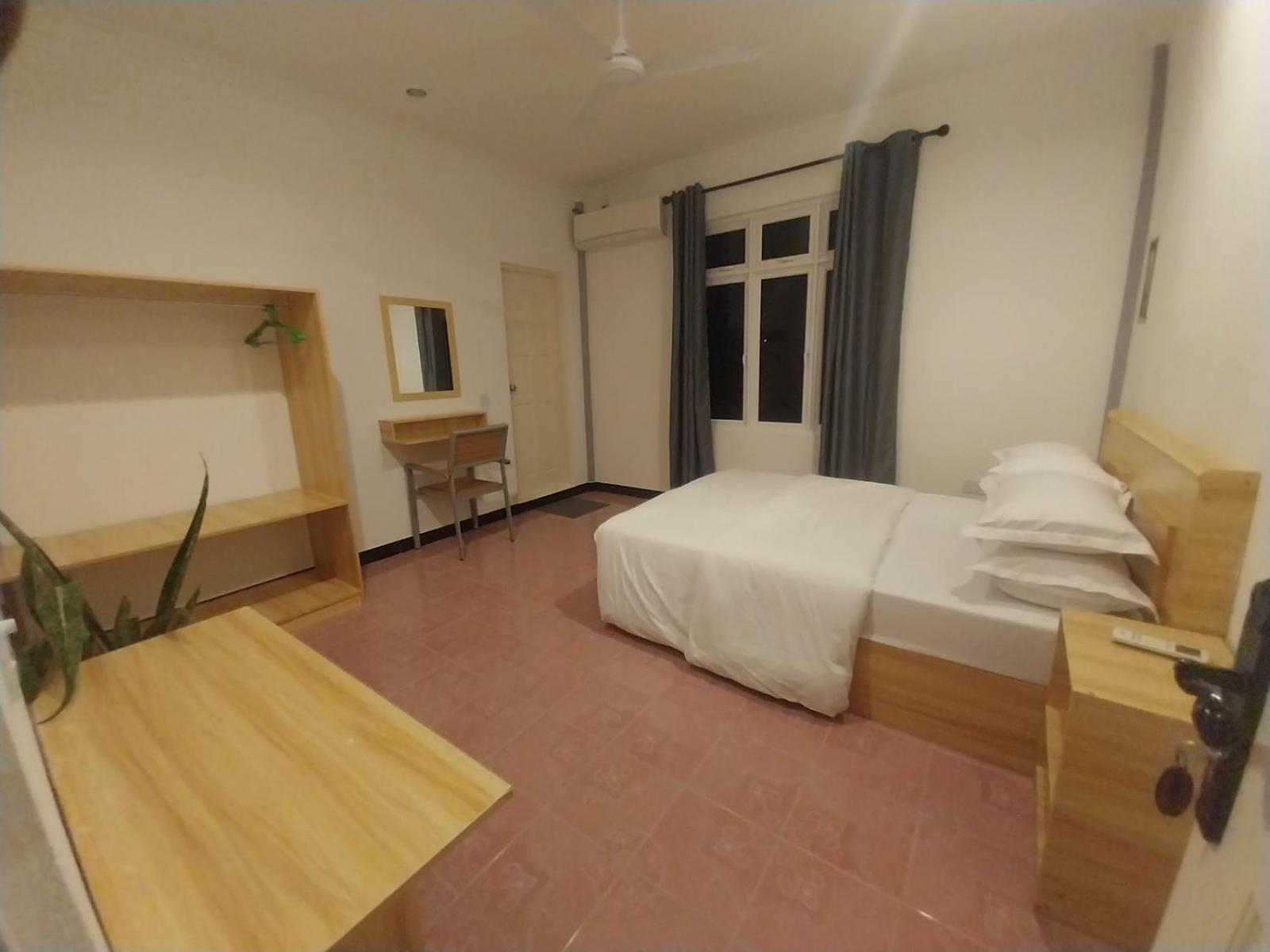 Clove Beach Addu City Екстериор снимка