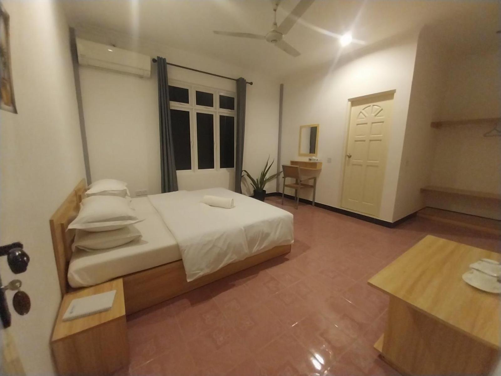 Clove Beach Addu City Екстериор снимка